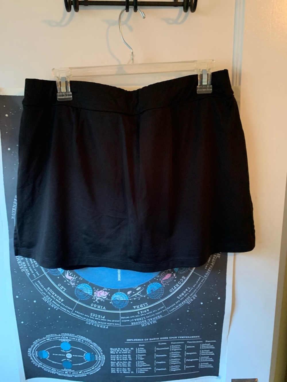 Izod Black Sport Skort with Red Side  Panels, L - Picture 4 of 4